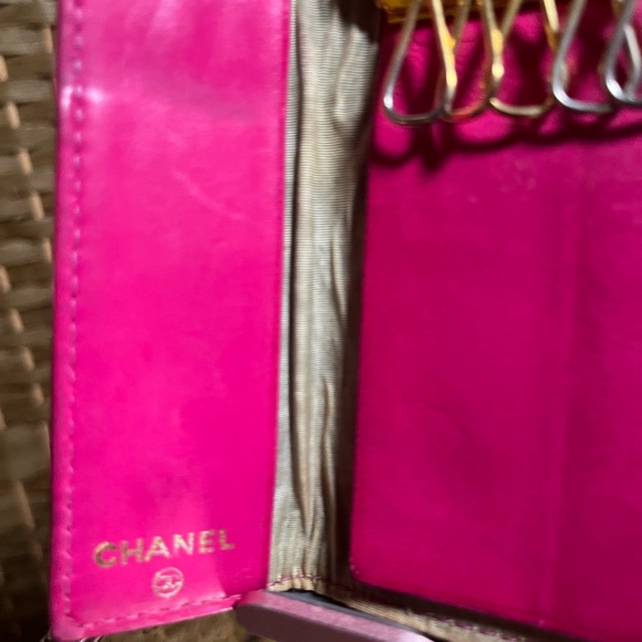 COPY - CHANEL  Vintage Pink Caviar Leather Six Key Holder Case Mini Wallet Pouch - Picture 4 of 5